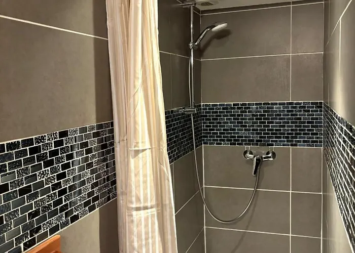 The Boat Terrace Retreat 2 Guests Apartment