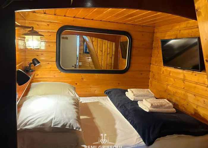 Apartment The Boat Terrace Retreat 2 Guests Honfleur